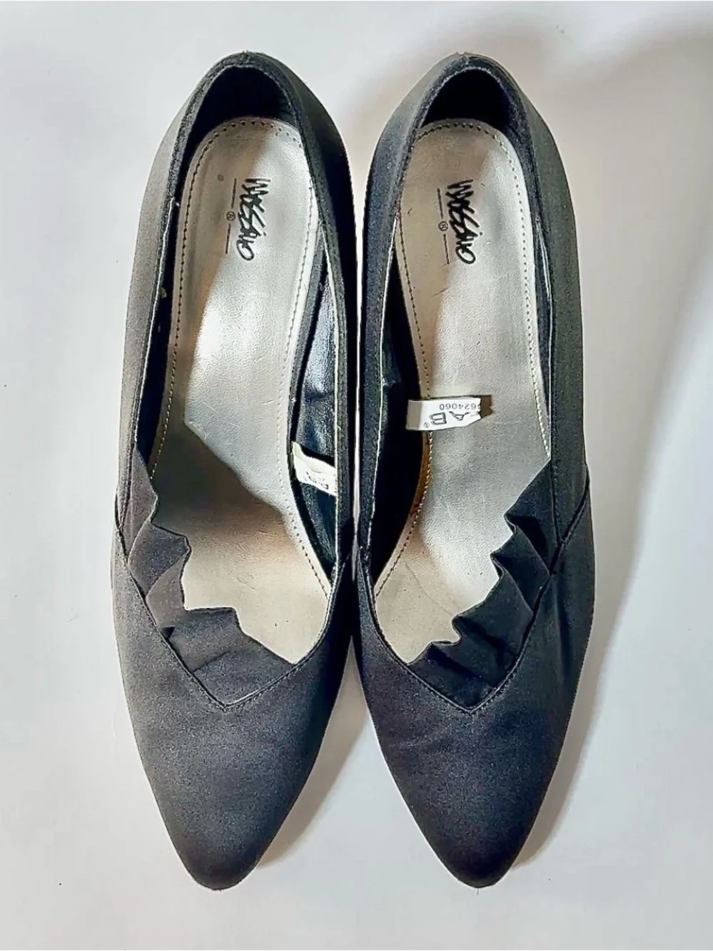 Mossimo Black Satin Pointed Toe Pumps Size 7 Ruffle Detail 2.5” Heel